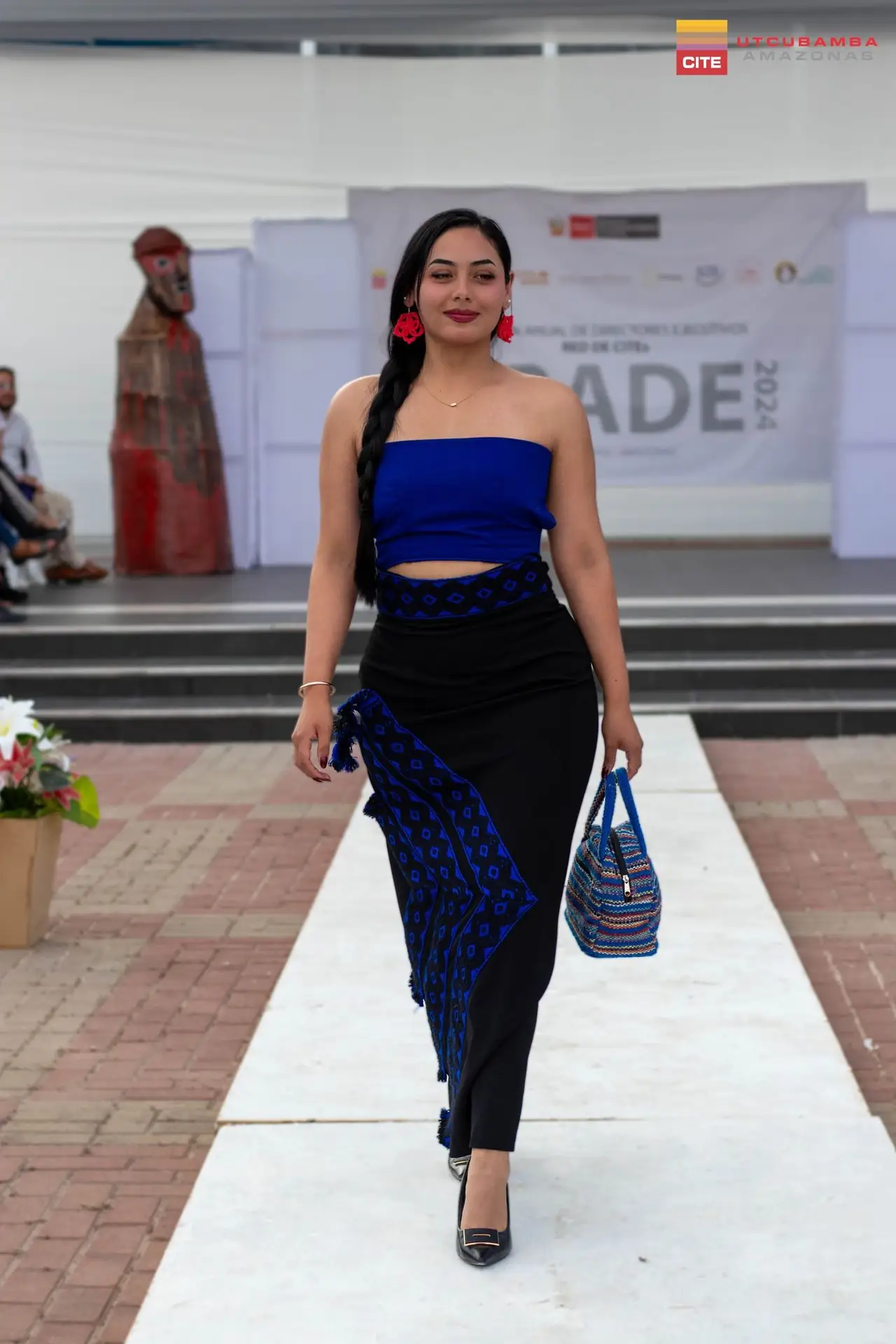 Pasarela de Moda Artesanal "La Rueca": Una Celebración de Tradición y Creatividad
